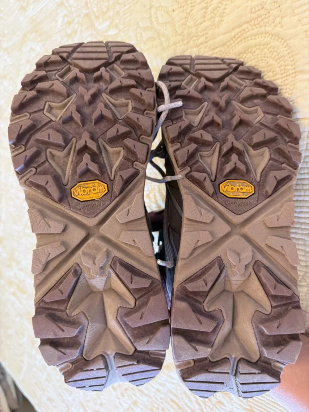 HOKA Women's Anacapa Mid Gore-Tex Hiking Boots. Size 9